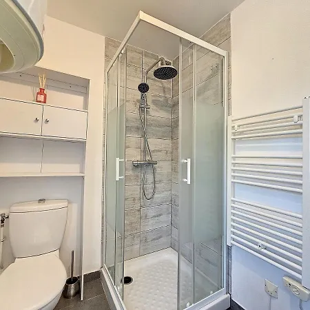 Joli Le Rosa Bonheur, Proche De La Gare アパート