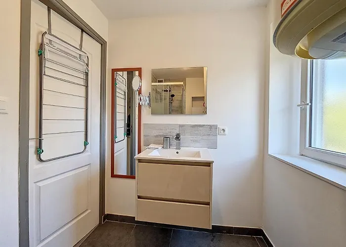 Joli Le Rosa Bonheur, Proche De La Gare *